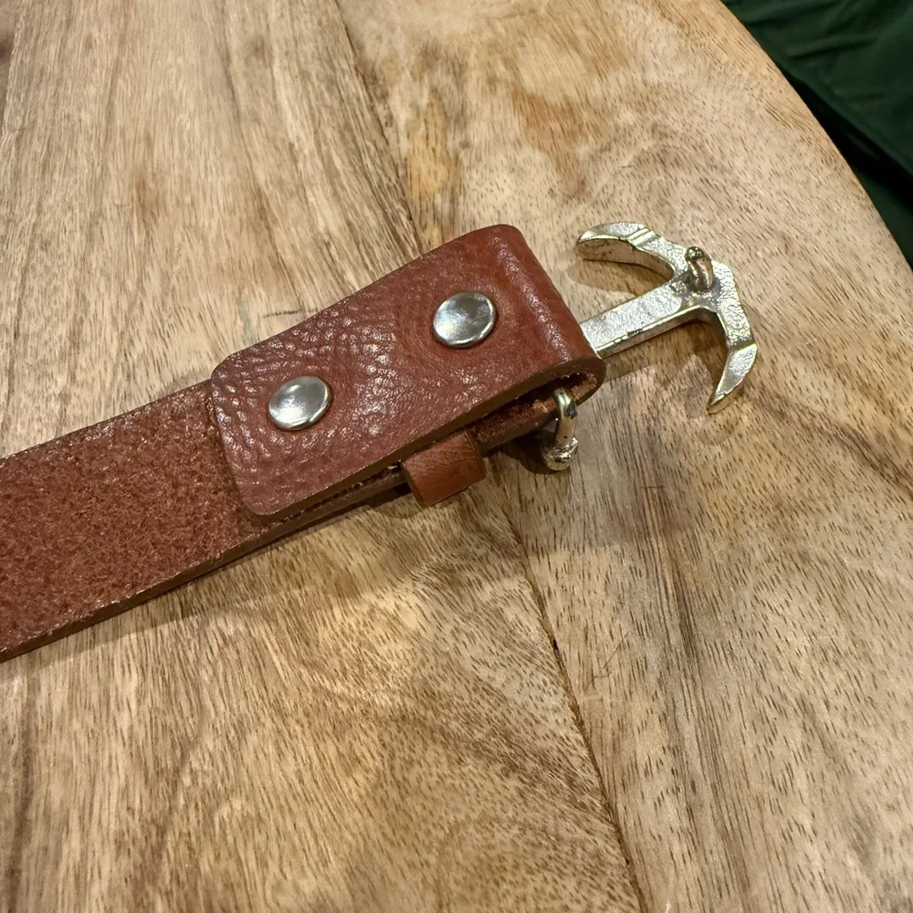 Vineyard Vines Brown Leather Belt with Anchor Buckle
